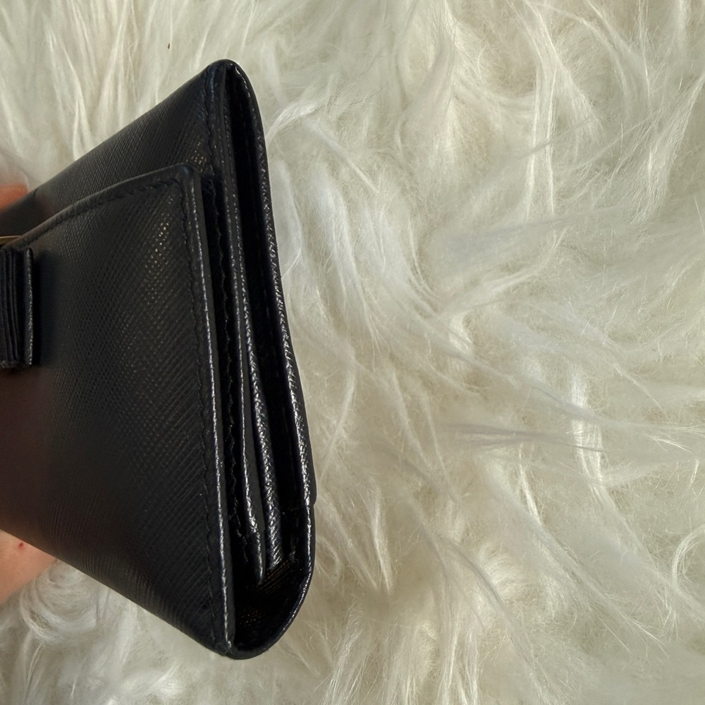 Salvatore Ferragamo Black Leather Vara Bow Wallet with Gold Hardware - Picture 8 of 8